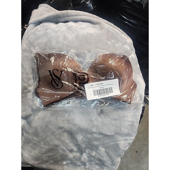 Victoria's Secret 32D Mousse Sexy Tee Smooth Wireless Push Up Bra NWT - Picture 2 of 4